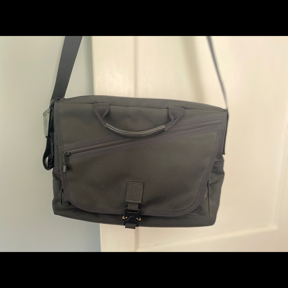 SF waterfield cargo messenger bag